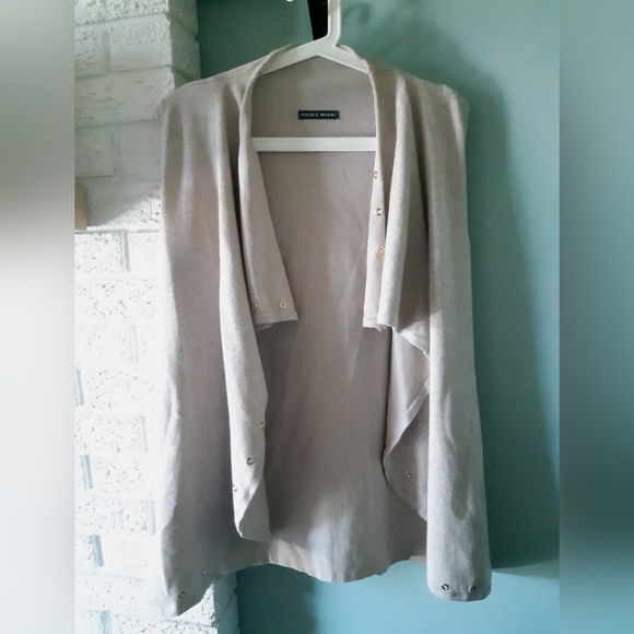 Chelsea & Theodore draped front sweater vest heathered oatmeal size medium - Picture 2 of 5